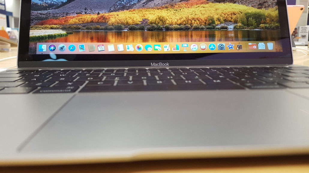 Apple Macbook at RAW Mac - rawinfopages.com