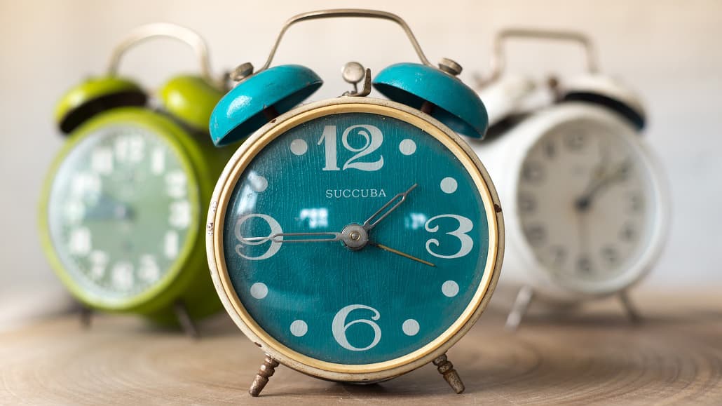 Set alarms and work and rest using the pomodoro technique