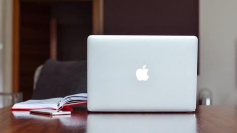 Apple MacBook. Which is best, the MacBook Air or the MacBook Pro?