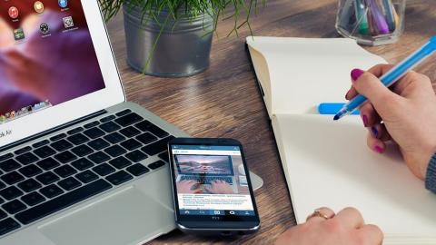 Apple Mac in the office - use a cloud-based office suite to create documents, spreadsheets and presentations