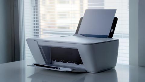 Printer on desk: Choose the print system when printing web pages on the Apple Mac