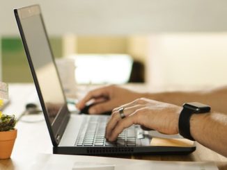 Laptop computer - set the default apps for file types